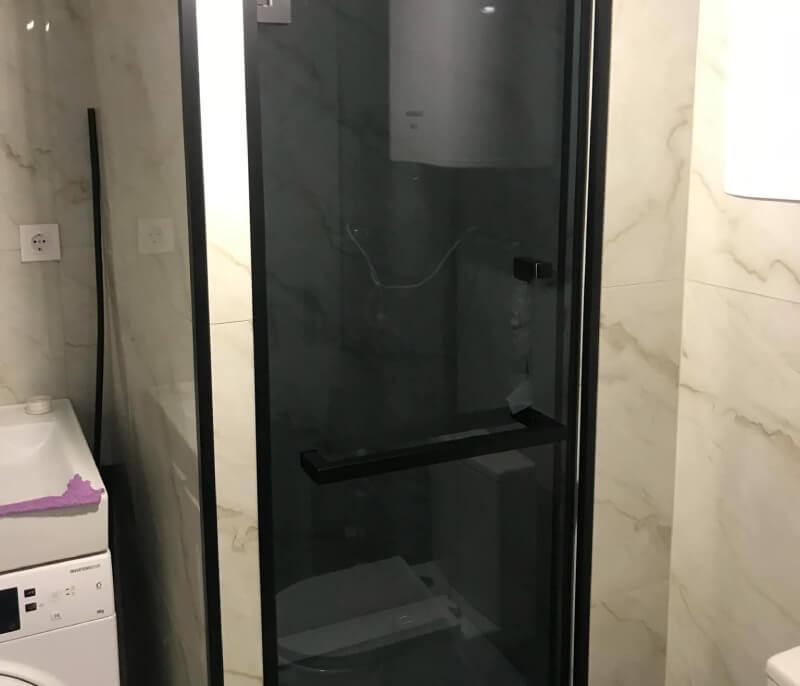 Instalarea ușa din sticlă la duș